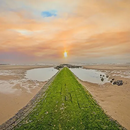 In With Sea Views Apartmán